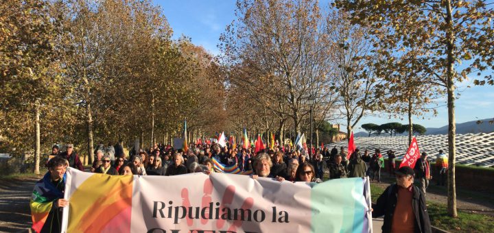 Manifestazione_per_la _pace_Lucca